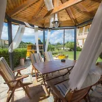 Appartement Filoxenia Luxury & *